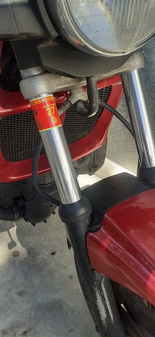 BMW K75 Naked Roja y Negra