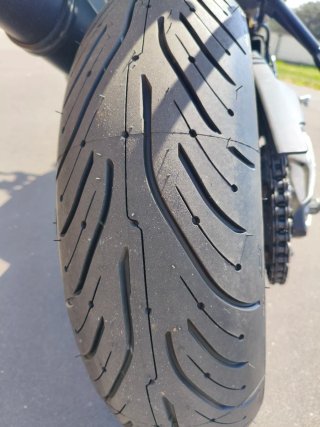 BMW F800R Blanca y Negra
