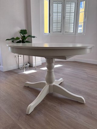 Mesa de comedor redonda blanca