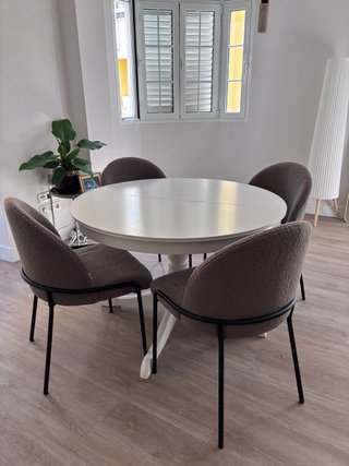 Mesa de comedor redonda blanca