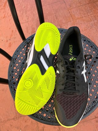 Zapatillas Asics Talla 47 Negras y Amarillas