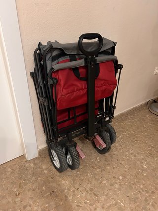 Carro plegable de camping o playa.