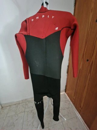 Traje de neopreno Deeply talla MT (medium tall)