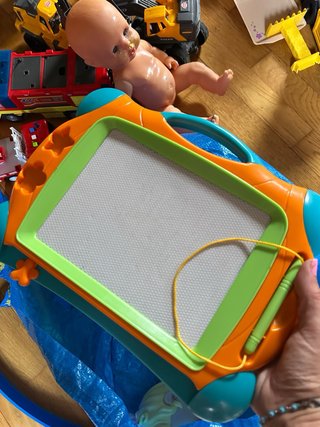 Lote de Juguetes: Coche, Muñeca y Más