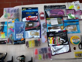 Lotes de pesca: cañas, carretes y señuelos
