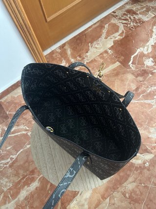 Bolso Tote Guess Negro y Gris