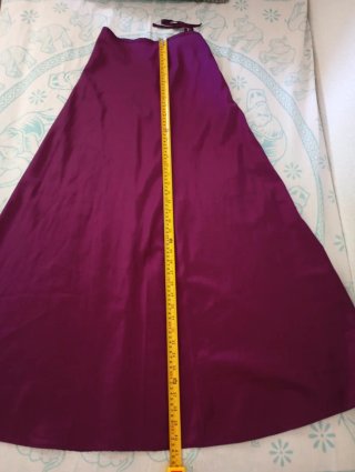 Falda larga morada de fiesta