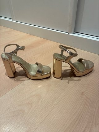 Sandalias doradas tacón plataforma talla 37