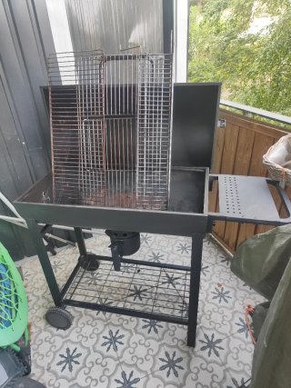 Barbacoa de carbón negra