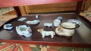 Ajedrez de cristal y figuras decorativas