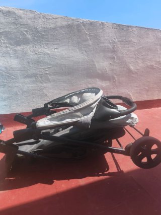 Carrito de paseo con reposa vasos