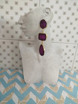 Pendientes largos morados y dorados