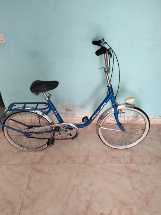 Bicicleta de paseo azul derbi rabasa