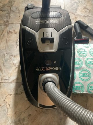 Aspiradora Rowenta Silence Force Compact