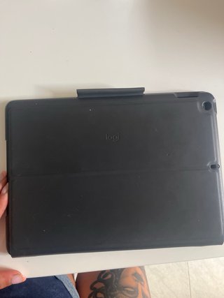 Funda con teclado Logitech iPad 7ª Gen