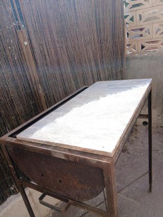 Barbacoa artesanal exterior metal y piedra