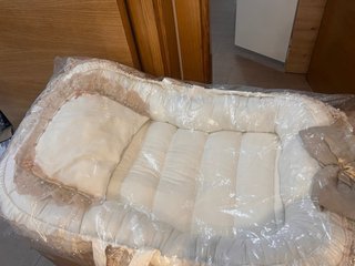 Nido bebé niña beige con encaje
