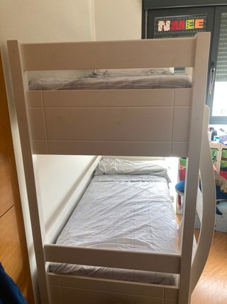 Armario infantil y cama litera
