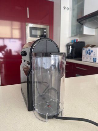 Cafetera Nespresso DeLonghi Negra