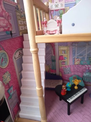 Casita de muñecas de madera amueblada 102cm x82 cm