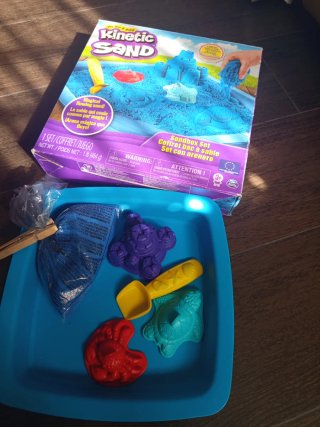 Juego de arena mágica con moldes