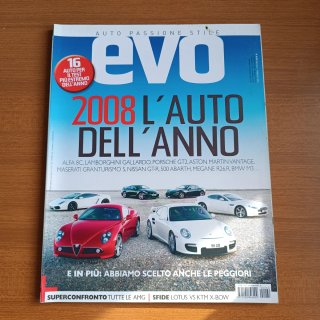 rivista evo 2009 l'auto dell'anno 2008 alfa 8c por