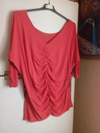 Blusa con estampado de mariposa