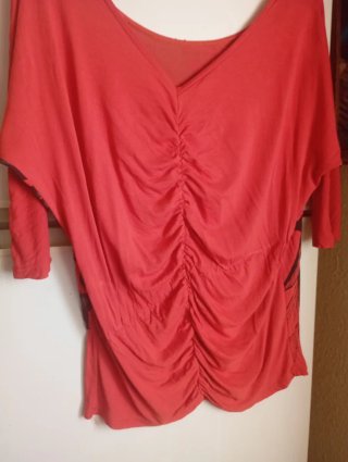 Blusa con estampado de mariposa