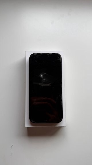iPhone 16 Pro negro