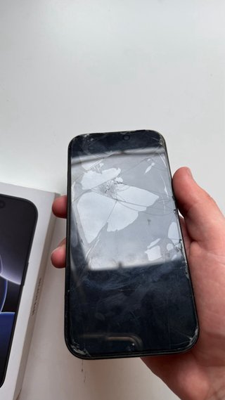 iPhone 16 Pro negro