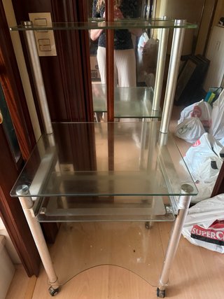 Mesa auxiliar cristal y metal