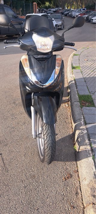 Honda SH 300i Negra