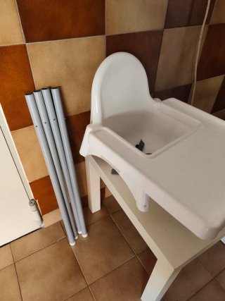 Andador Cebra Fisher-Price y también trona del Ike