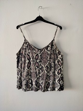 ROPA TALLA 36-38  PRECIO DE CADA PIEZA SEIS EUROS