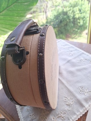 Maletín vintage redondo