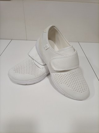 Zapatillas Blancas Velcro