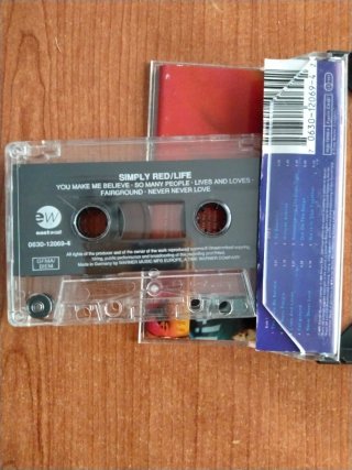 Lote 2 Cassettes Simply Red – Stars + Life