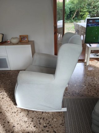 Sillón de lactancia mecedora