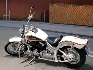 Yamaha Dragstar Cruiser Blanca y Marrón edición li