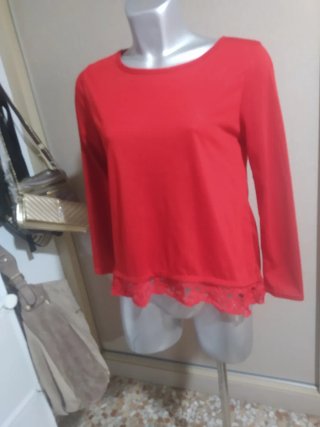 Jersey rojo con encaje