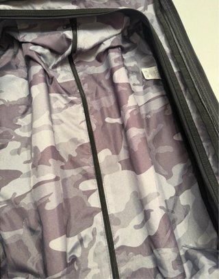 Maleta Eastpak Edición Limitada Gris