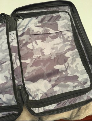 Maleta Eastpak Edición Limitada Gris