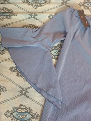 Vestido escote Bardot rayas azules
