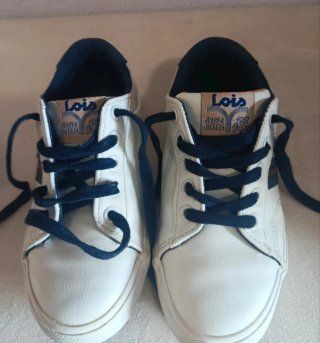 Zapatillas Lois blancas y azul marino