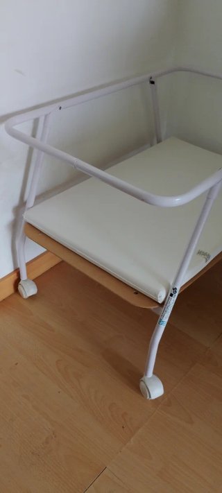 Estructura Cuna Plegable con Ruedas