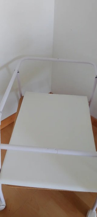 Estructura Cuna Plegable con Ruedas