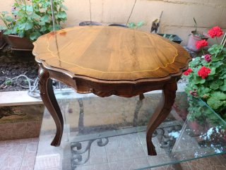 Tavolino da caffè in legno intarsiato