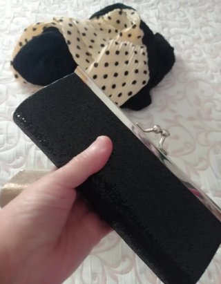 Fular estampado lunares y 2 carteras