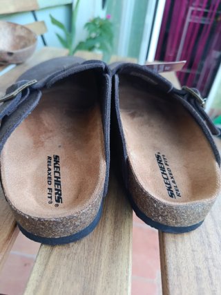 Zuecos Skechers Relaxed Fit Marrones