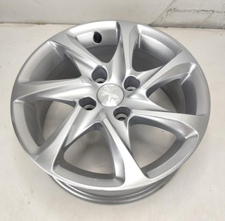 Juego d llantas Peugeot de 15 pulgadas 4 tornillos